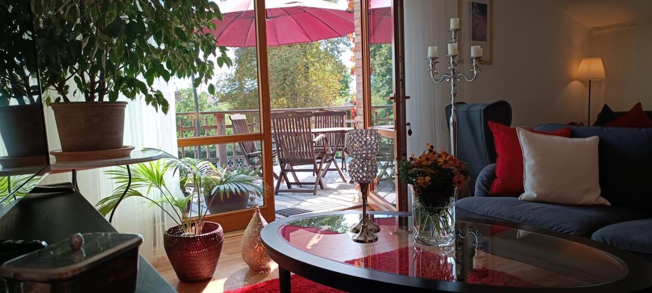 Schlossparkferienwohnungen Rheinsberg Mit Garten Екстериор снимка
