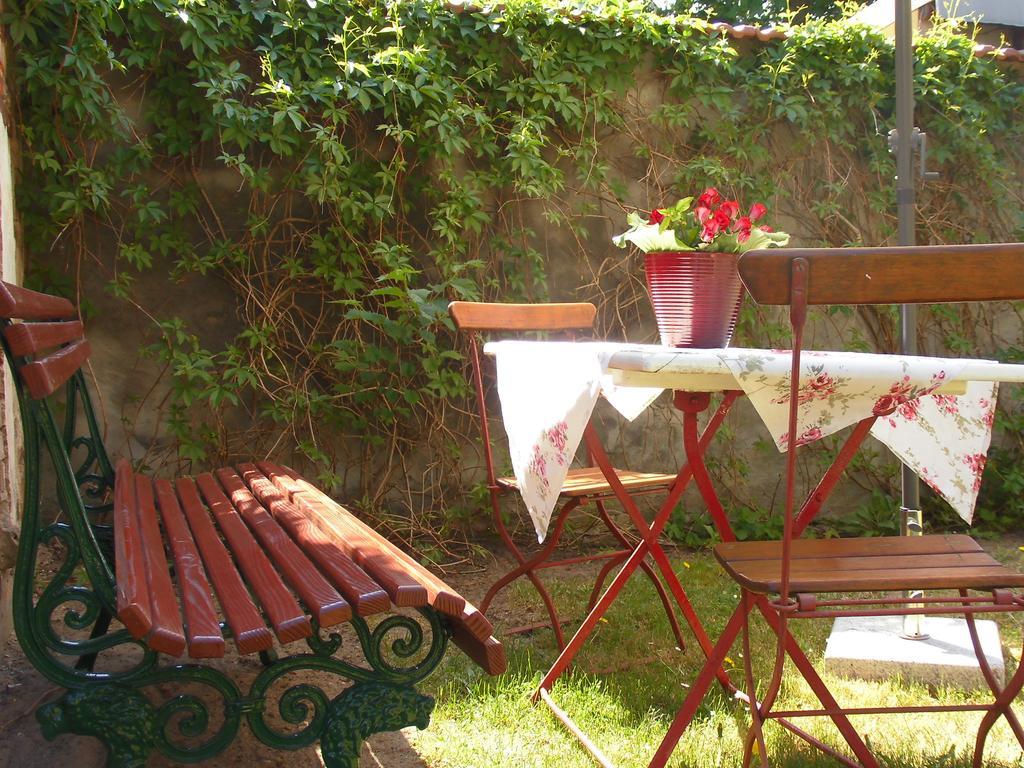 Schlossparkferienwohnungen Rheinsberg Mit Garten Екстериор снимка