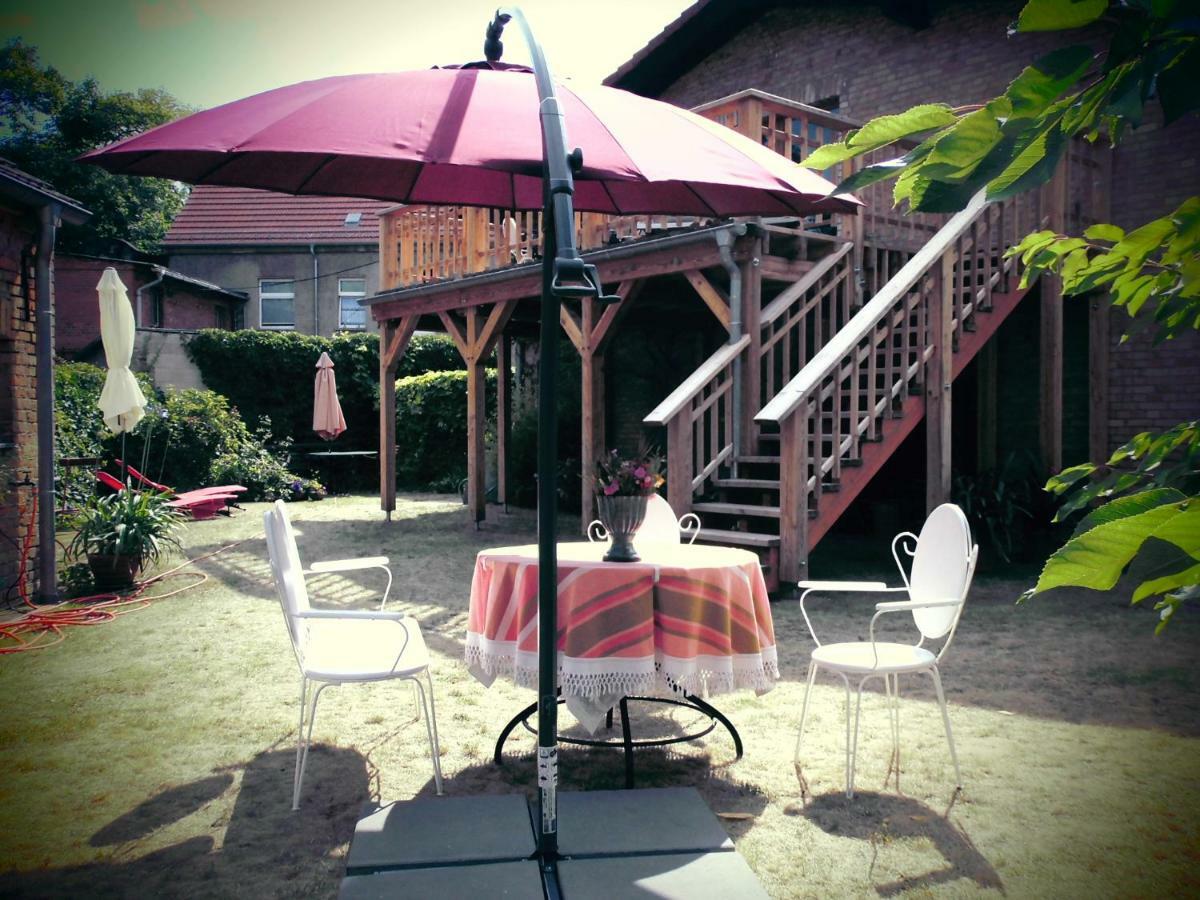 Schlossparkferienwohnungen Rheinsberg Mit Garten Екстериор снимка